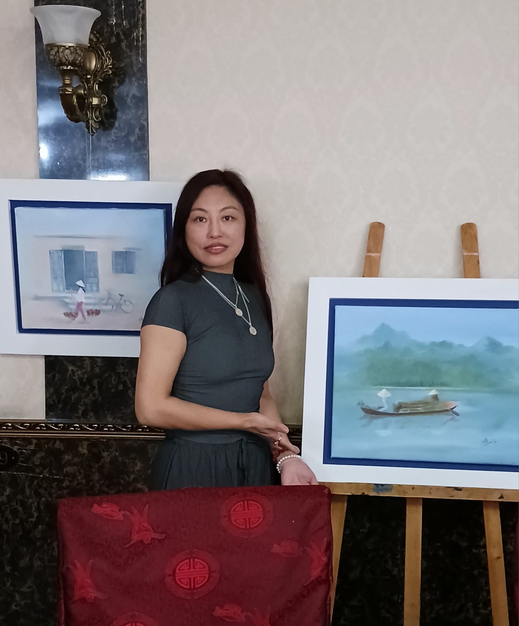 Aude, hôtesse d'accueil du Restaurant le Mandarin.Pour cette première édition d'Asia, 3 pays représentés la Chine, le Japon et le Vietnam